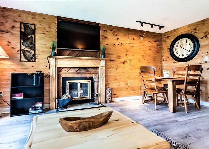 Mountain Villa Magnificent Views - 2 Pools, Fireplace & Hot Tub