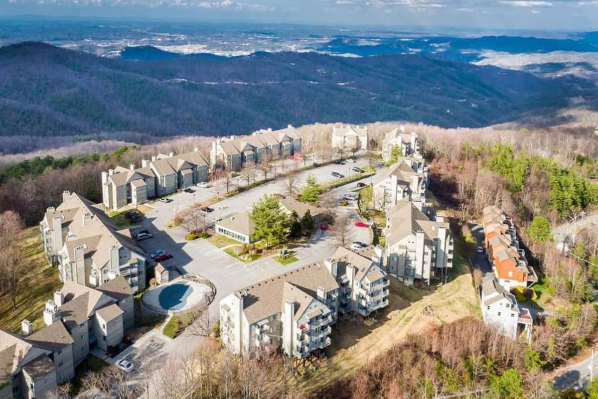 Mountain Magnificent Views - 2 Pools, Fireplace&hot Tub * Gatlinburg